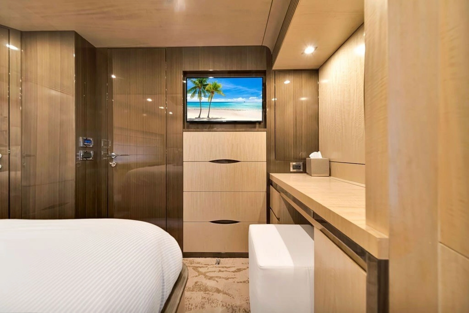 2017 Azimut 84