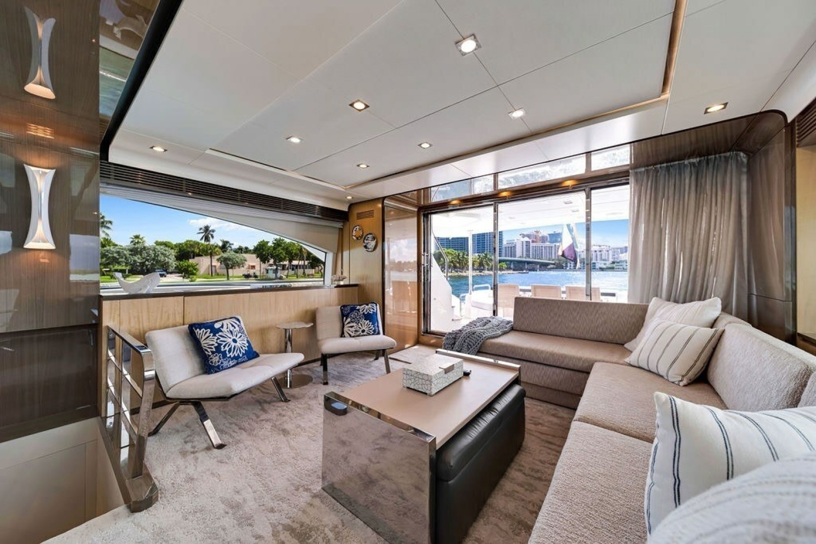 2017 Azimut 84