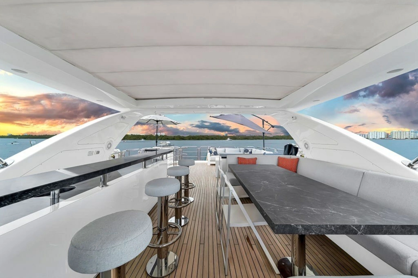 2017 Azimut 84