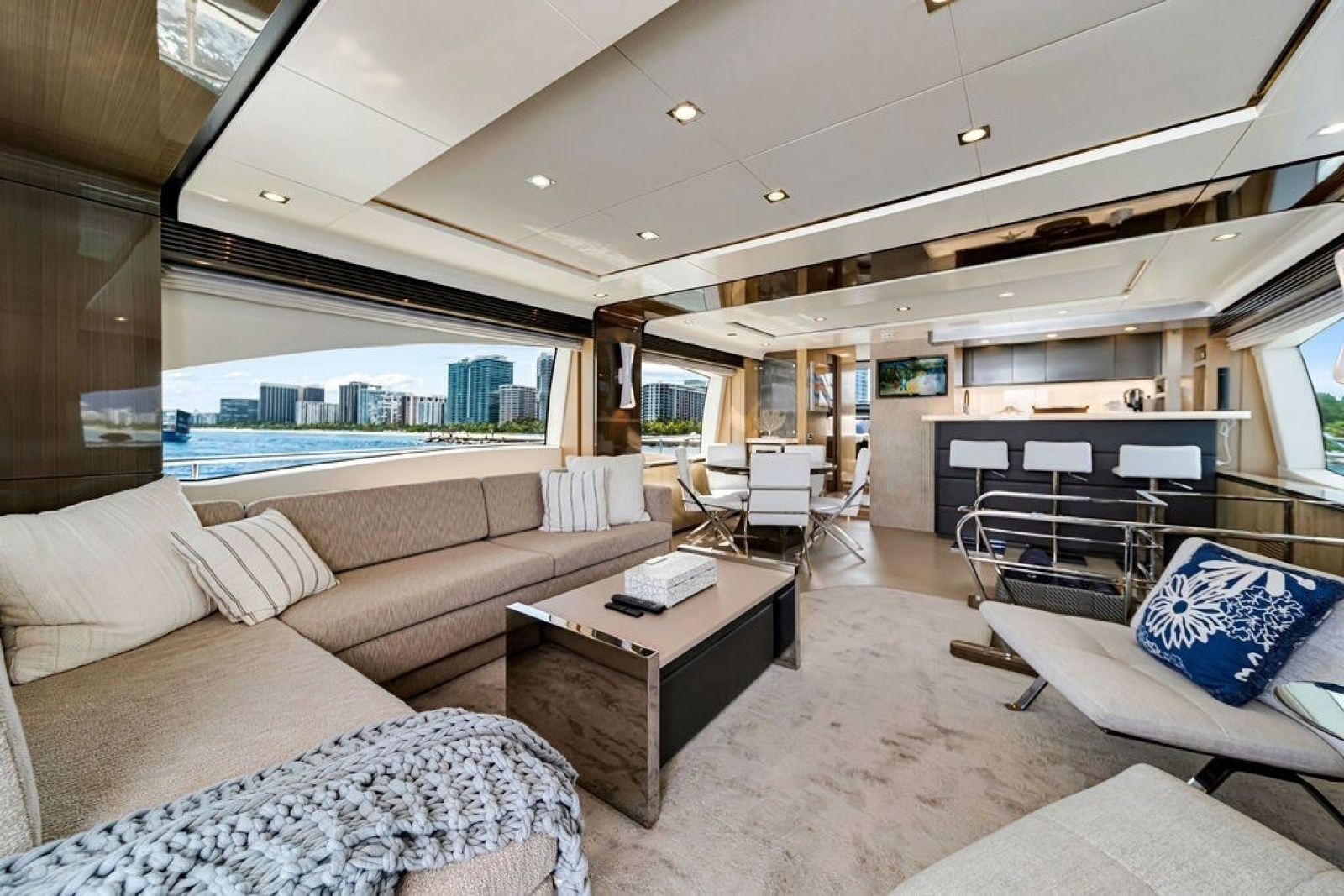 2017 Azimut 84