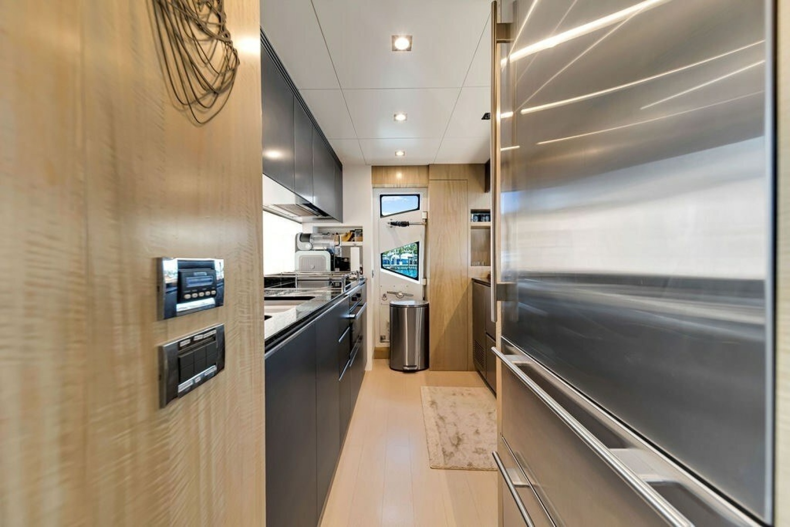 2017 Azimut 84