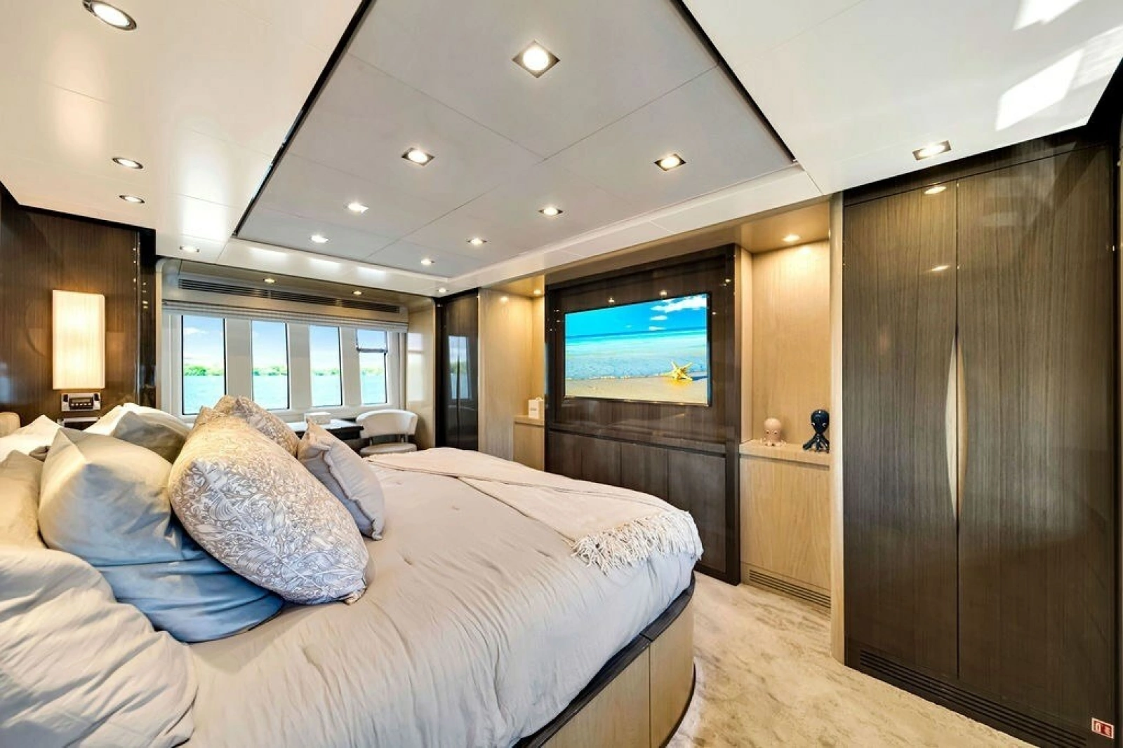 2017 Azimut 84