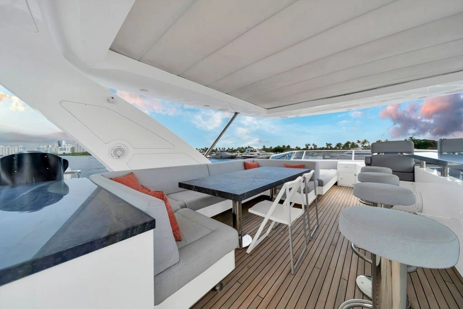 2017 Azimut 84