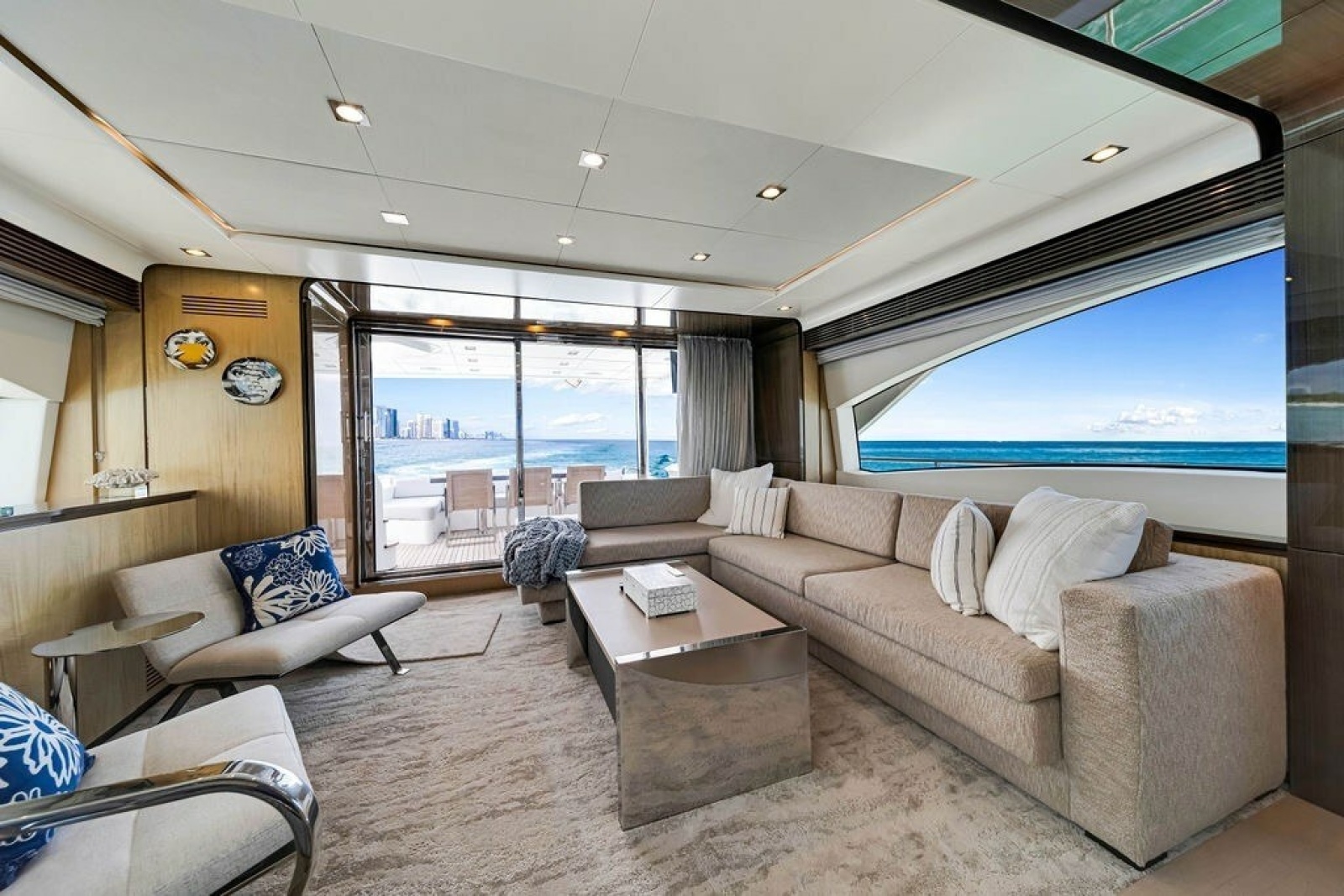 2017 Azimut 84