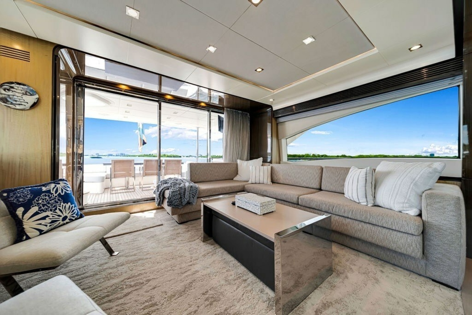 2017 Azimut 84