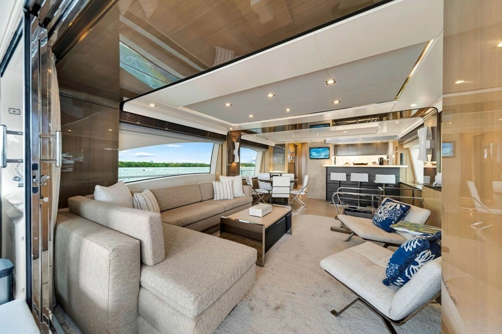 2017 Azimut 84