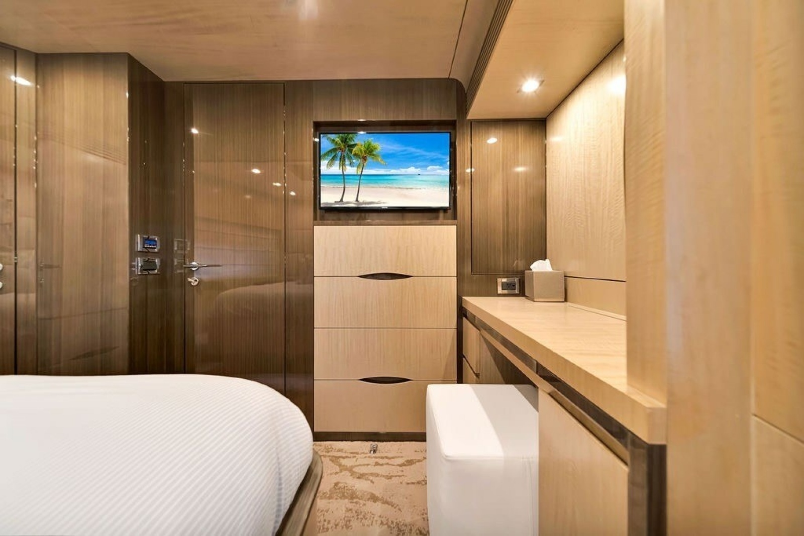 2017 Azimut 84
