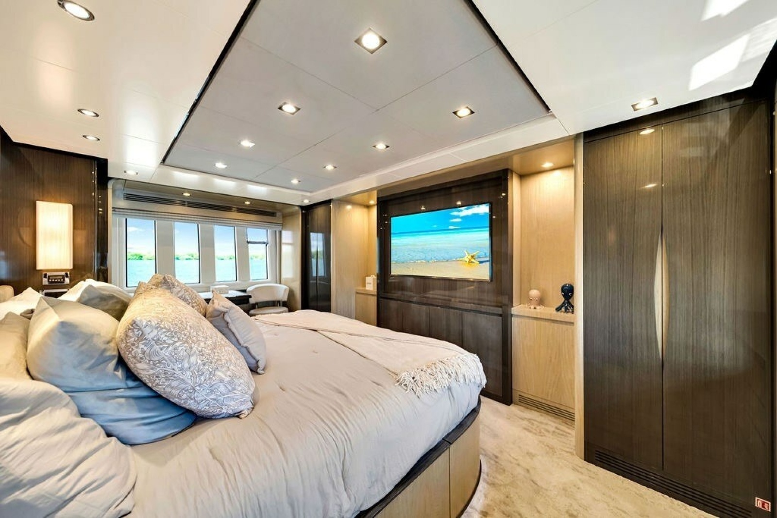 2017 Azimut 84