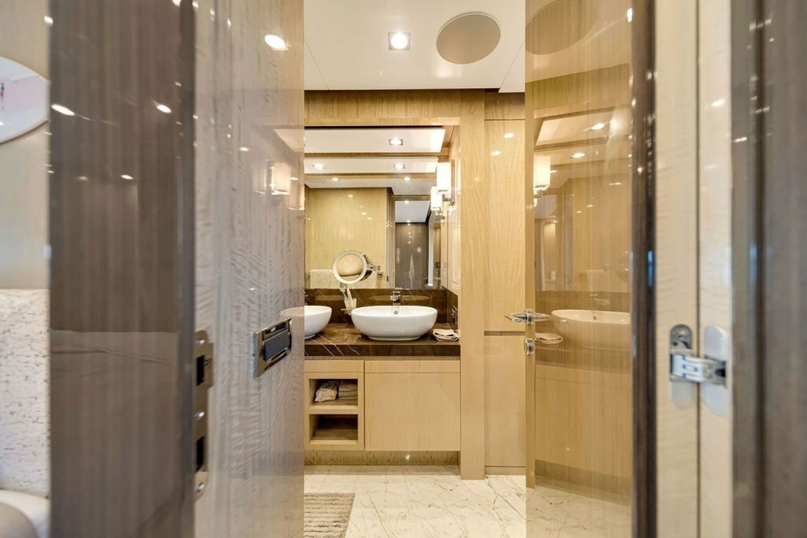 2017 Azimut 84
