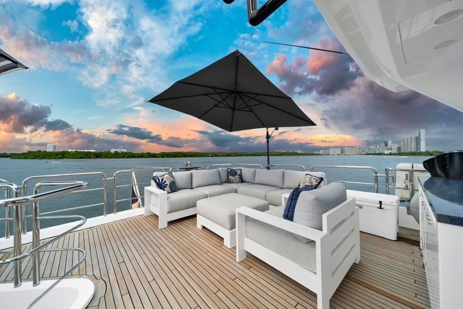2017 Azimut 84