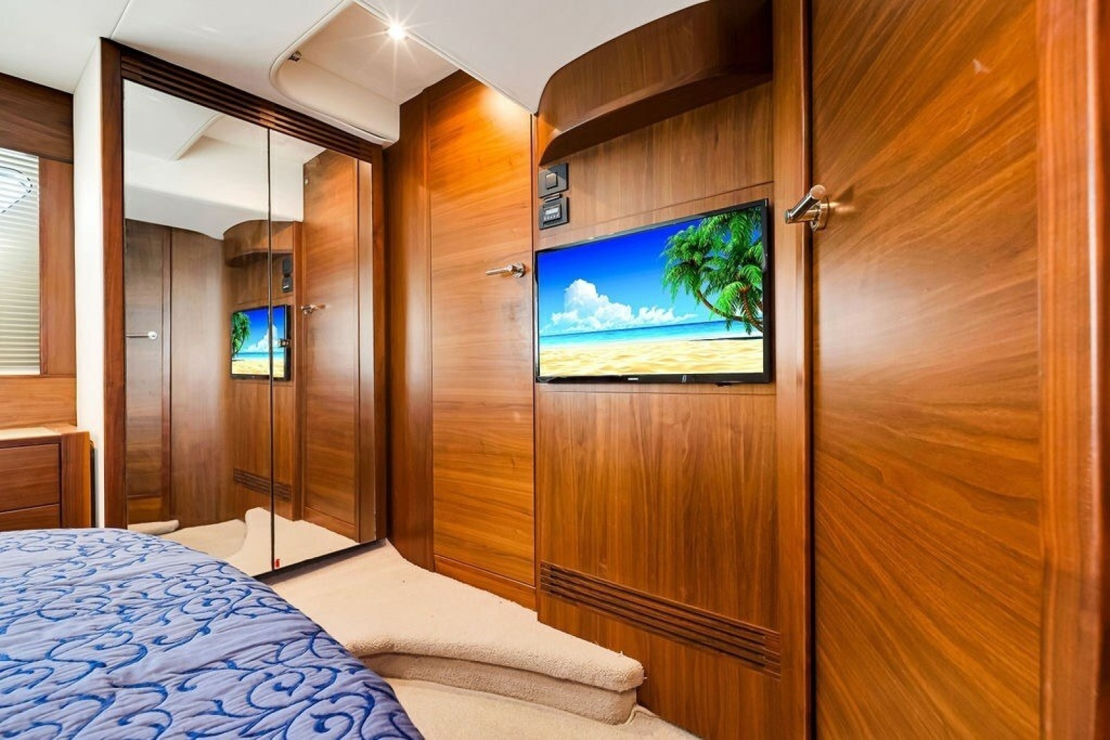 2015 Princess V48
