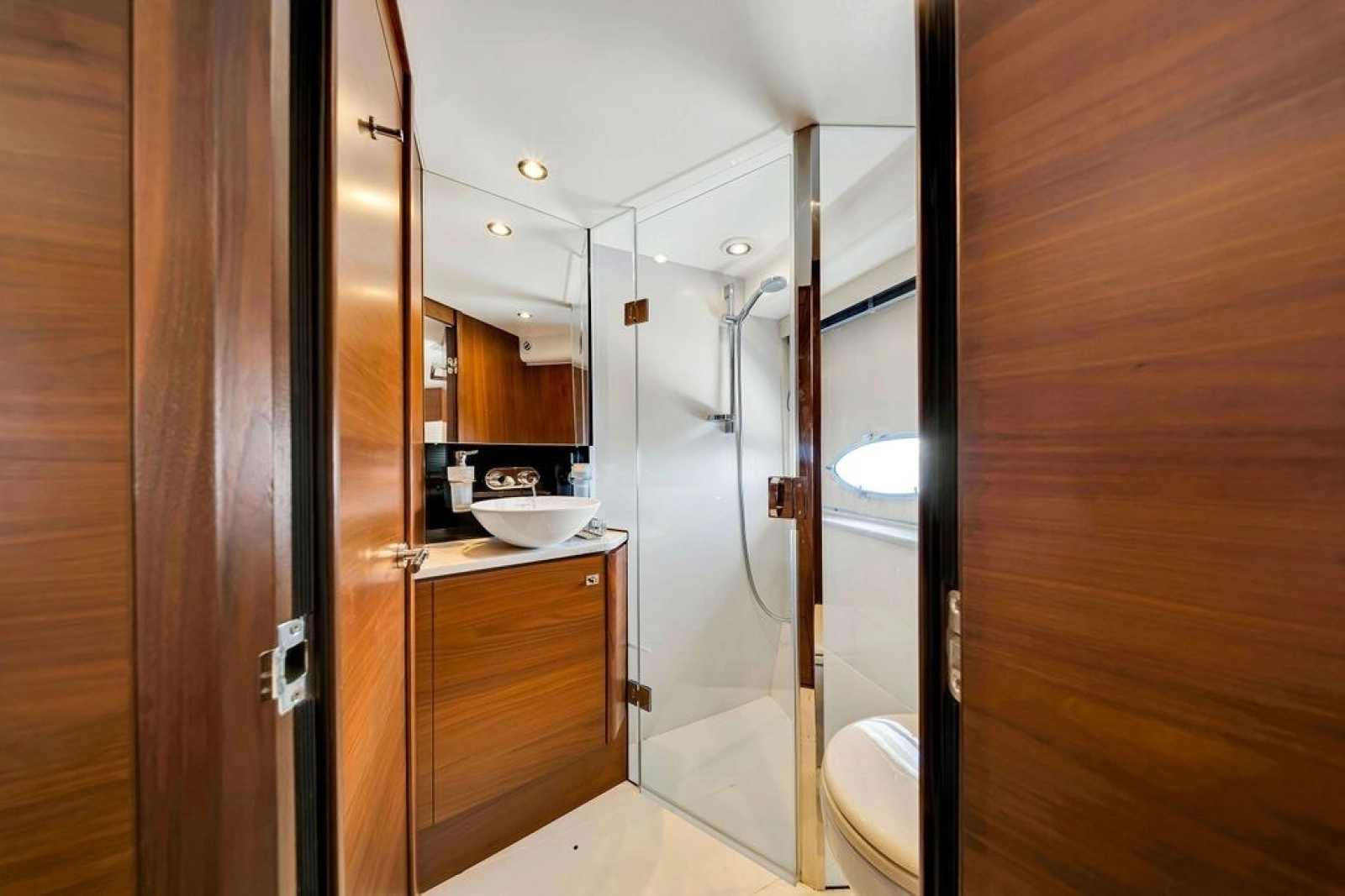 2015 Princess V48