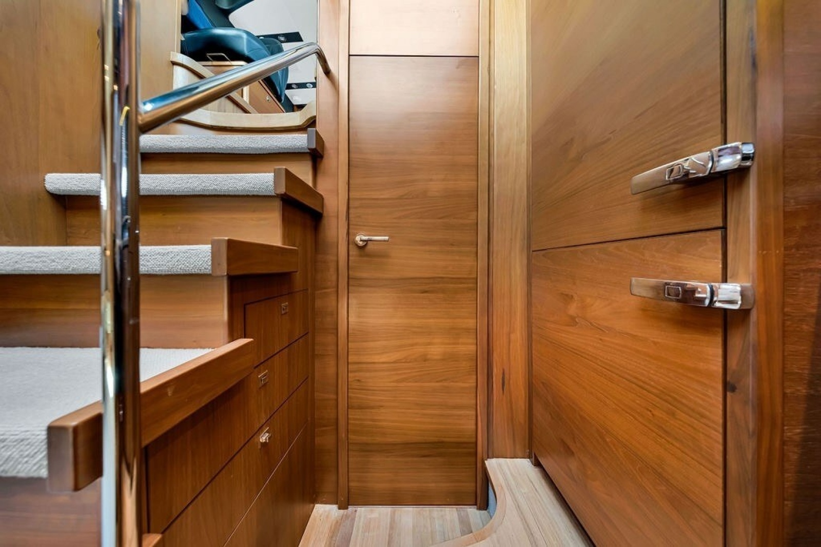 2015 Princess V48