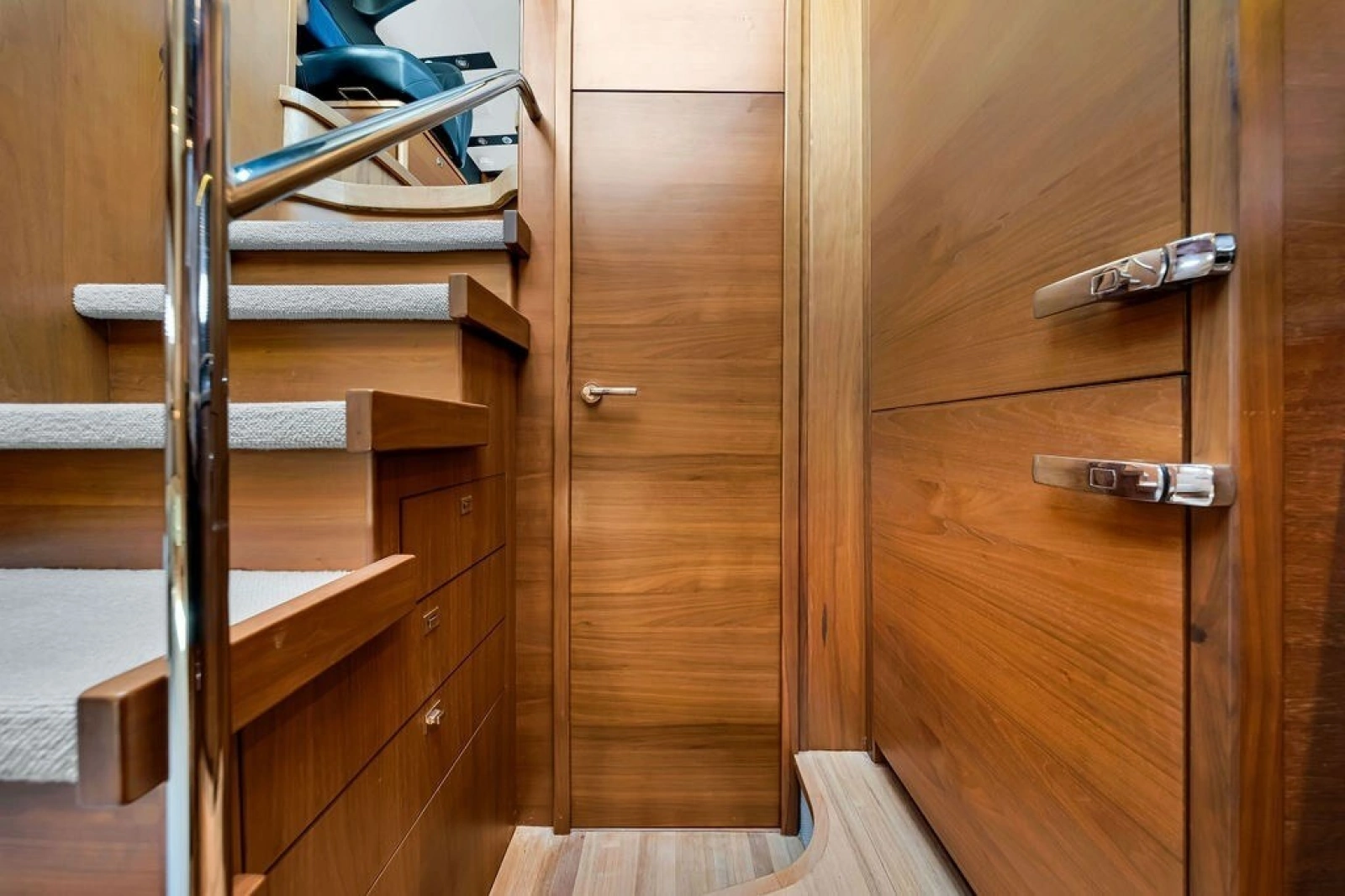 2015 Princess V48