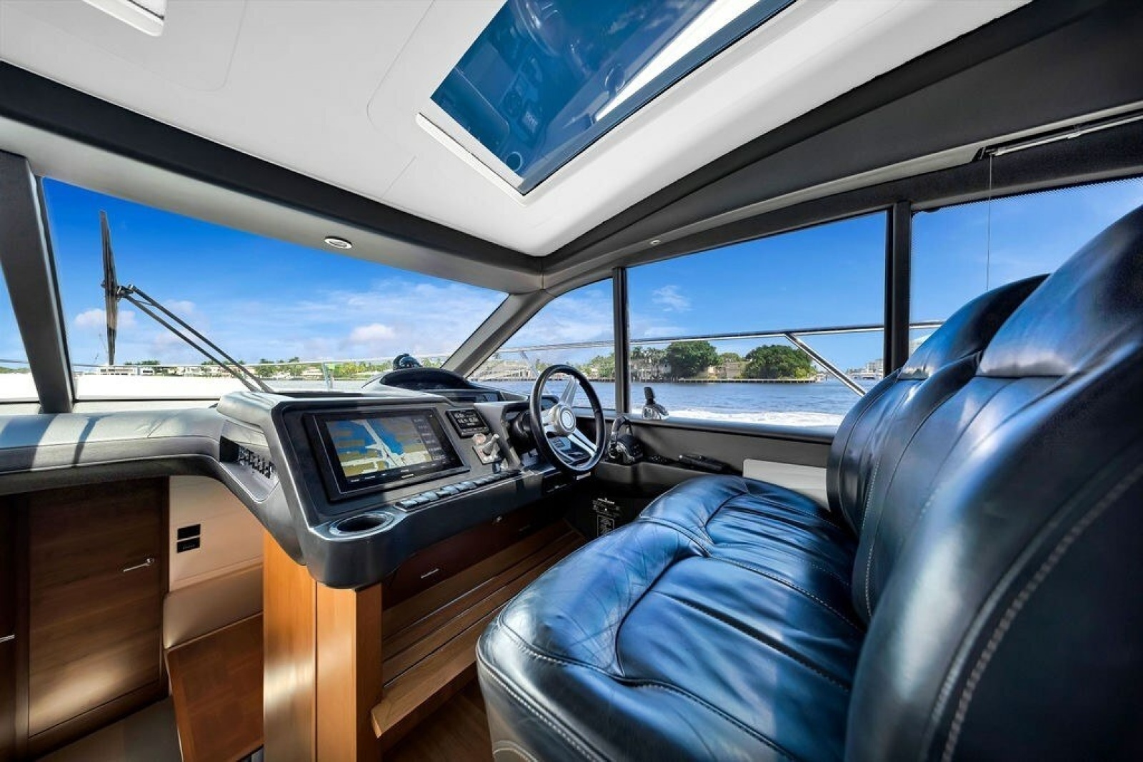 2015 Princess V48