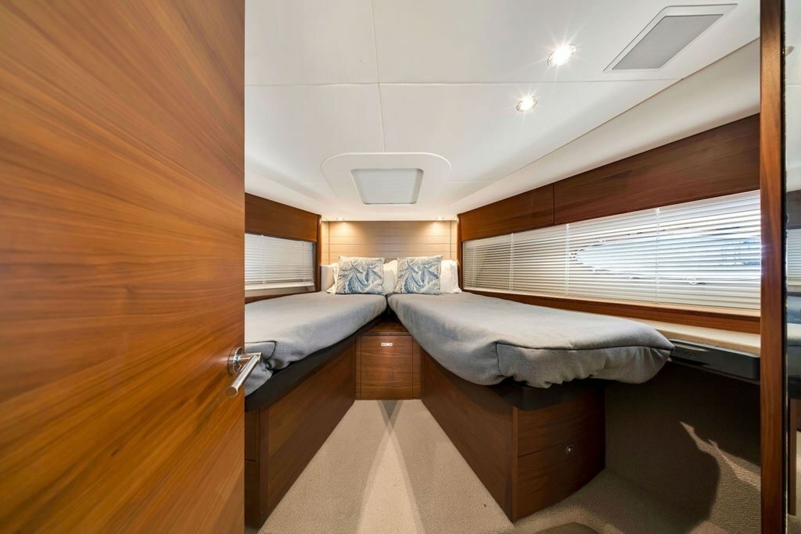 2015 Princess V48