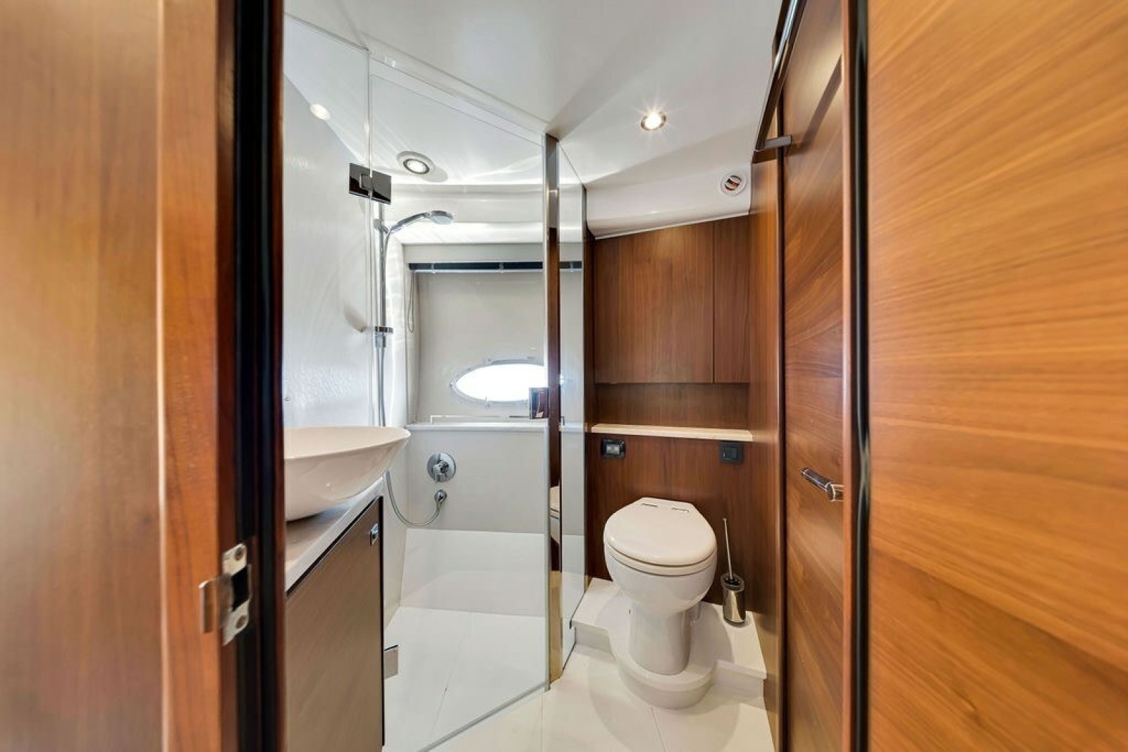 2015 Princess V48