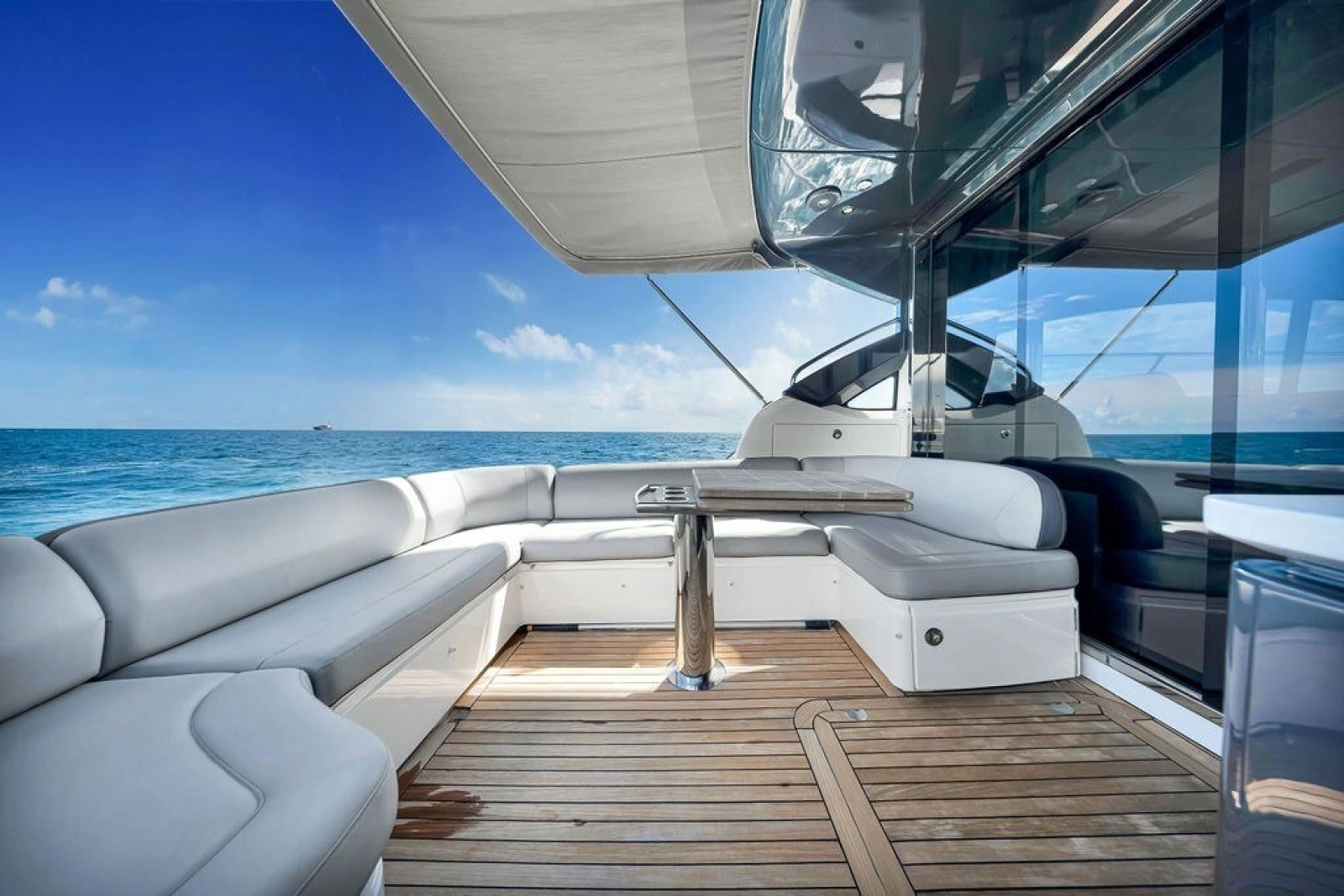 2015 Princess V48