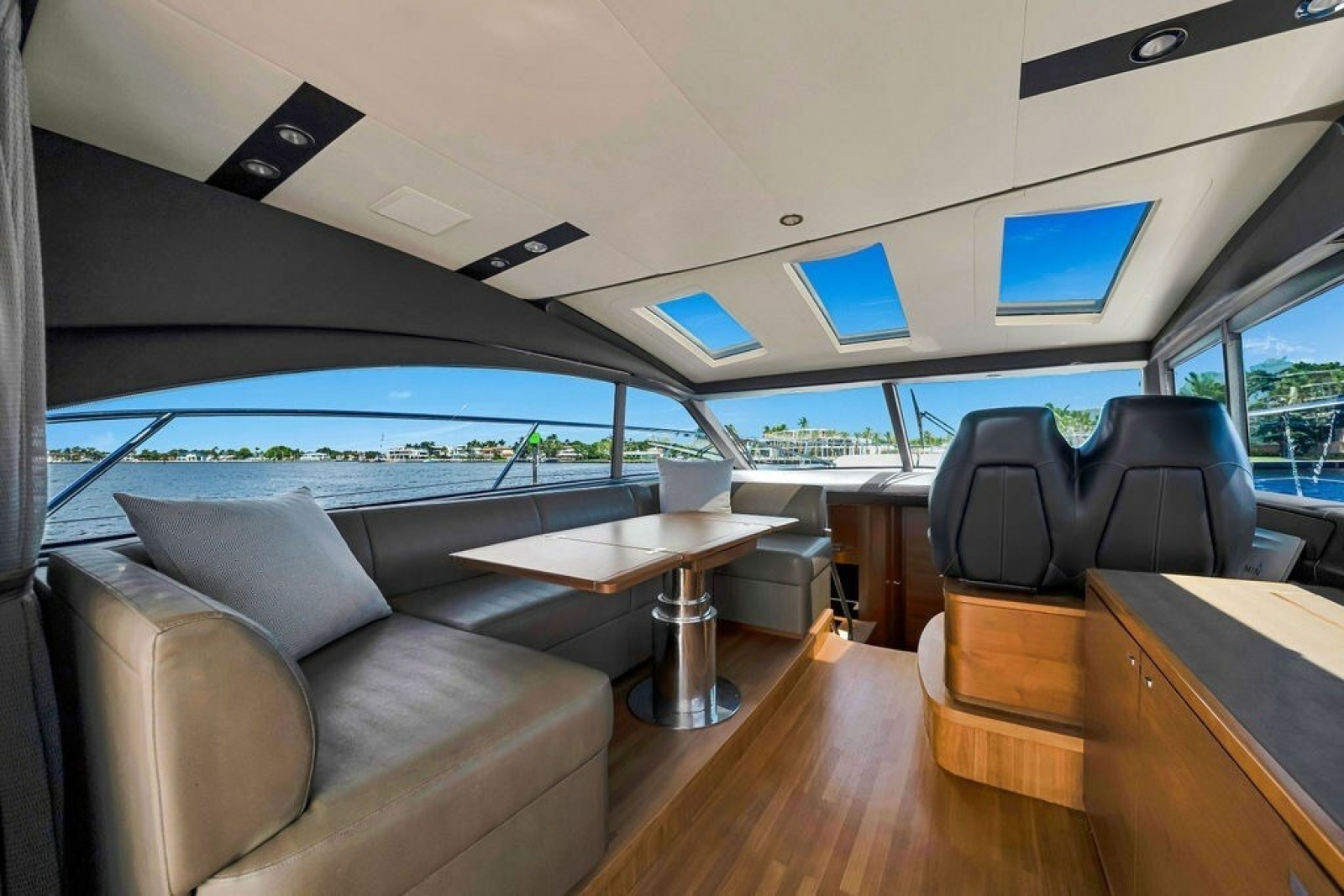 2015 Princess V48