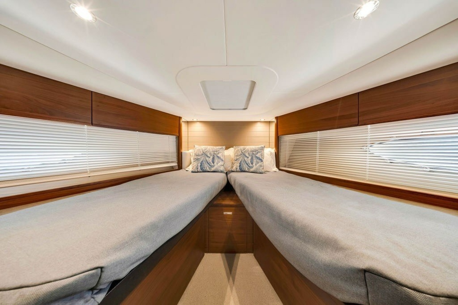 2015 Princess V48