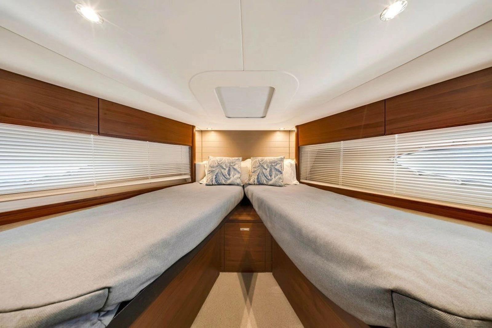 2015 Princess V48