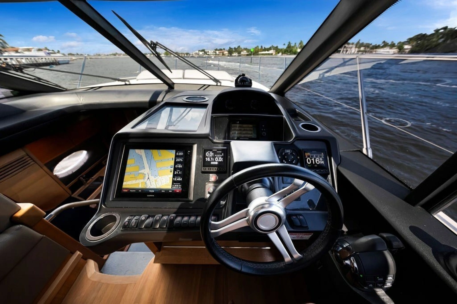 2015 Princess V48