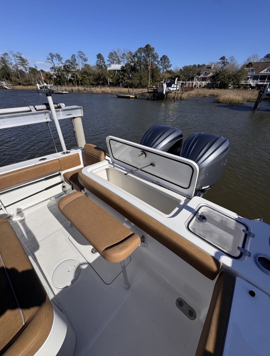 2023 Sea Hunt Gamefish 27FS