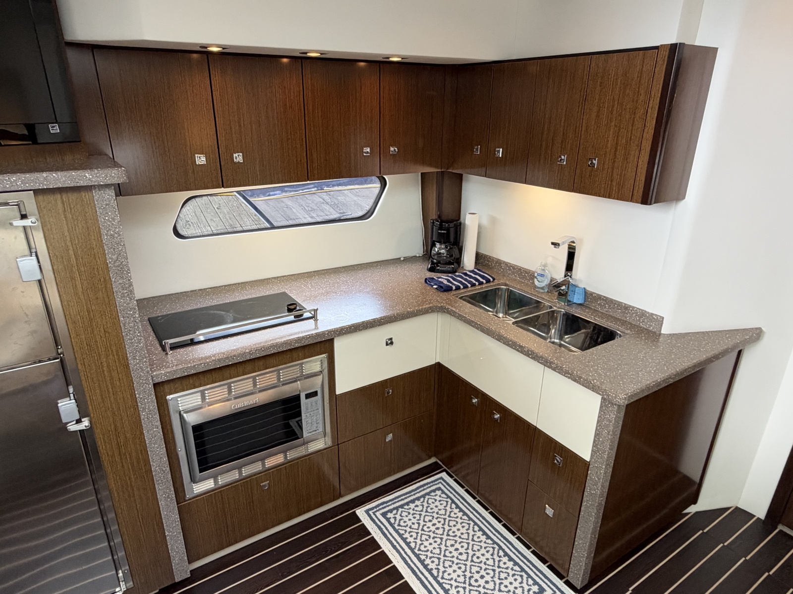 2011 Cruisers Yachts 48 Cantius — Andiamo