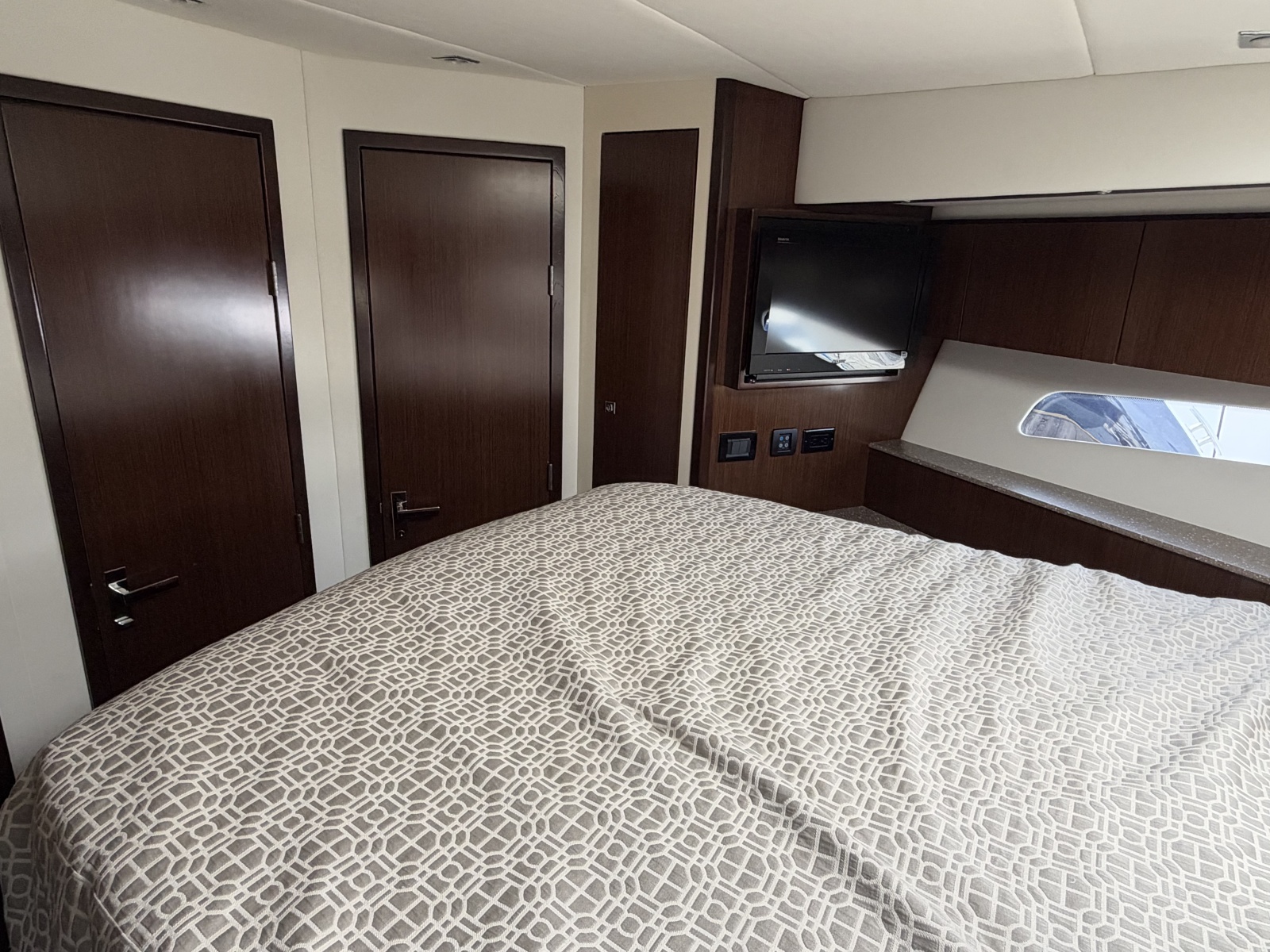 2011 Cruisers Yachts 48 Cantius — Andiamo