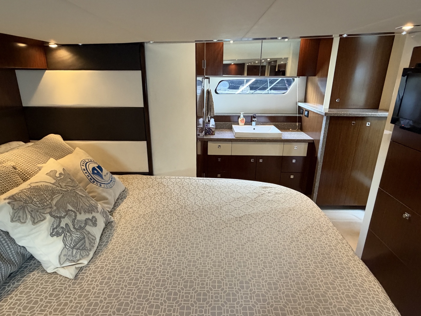 2011 Cruisers Yachts 48 Cantius — Andiamo