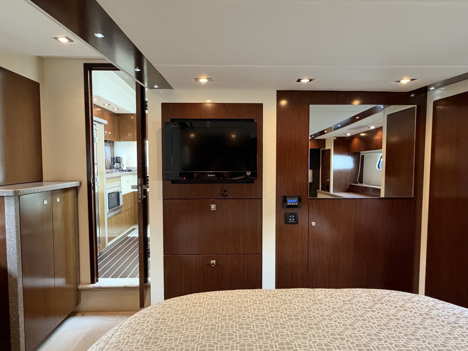 2011 Cruisers Yachts 48 Cantius — Andiamo