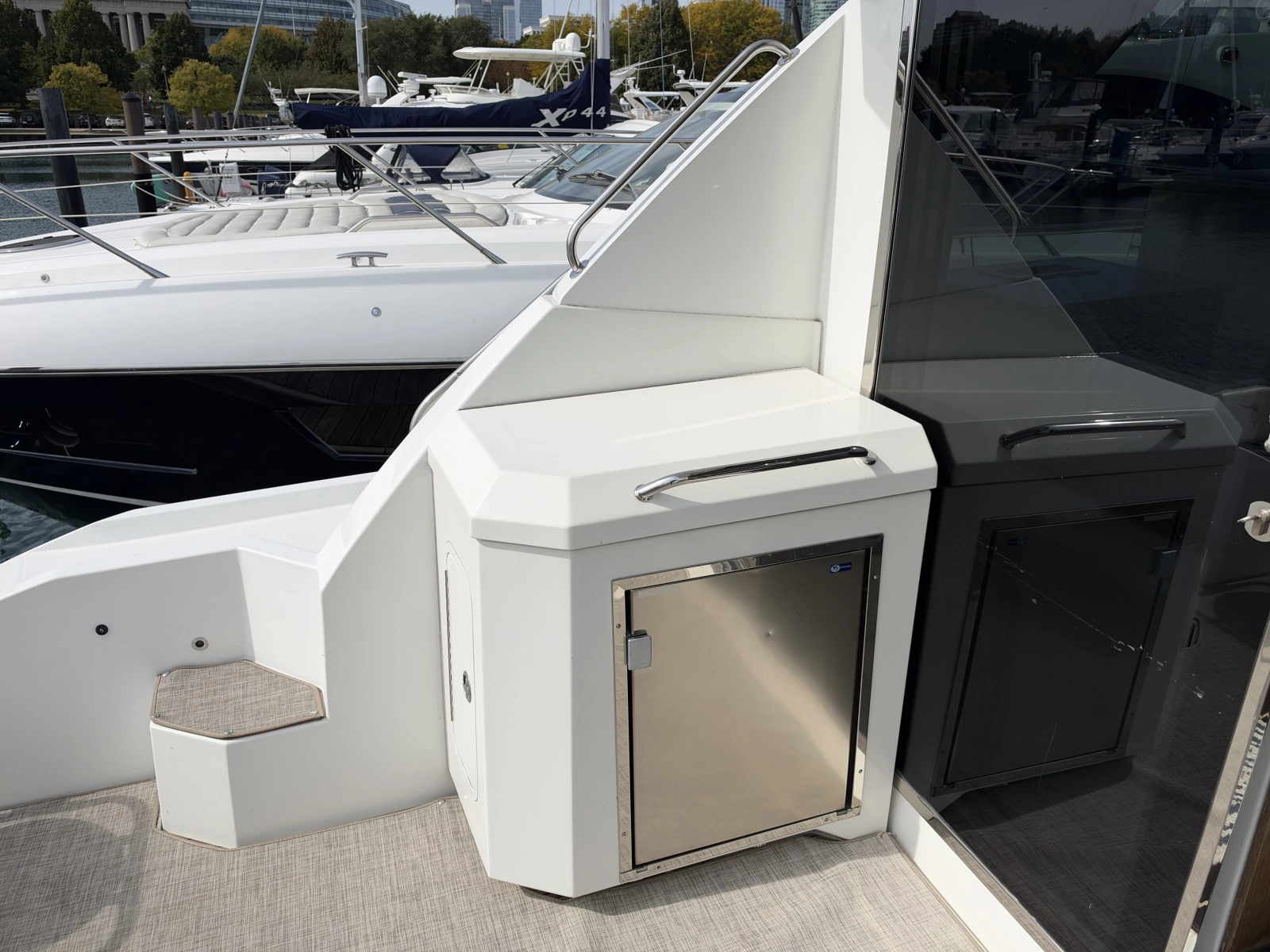 2011 Cruisers Yachts 48 Cantius