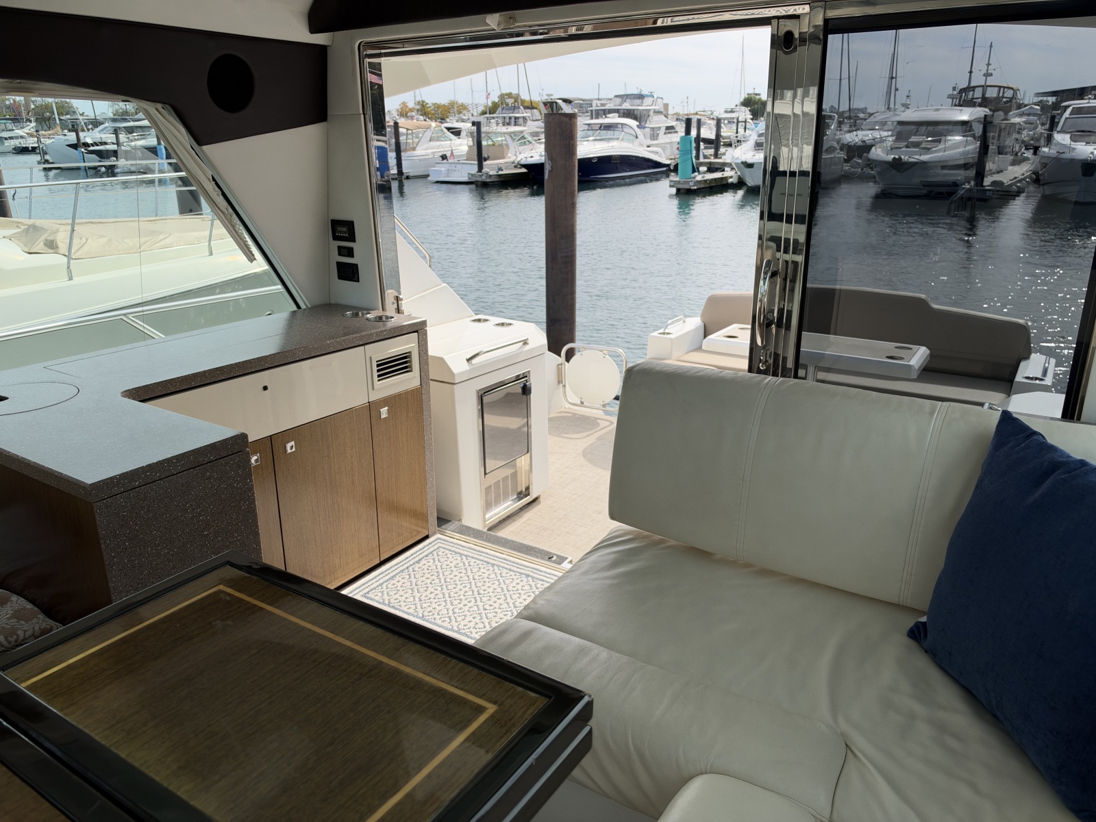 2011 Cruisers Yachts 48 Cantius — Andiamo