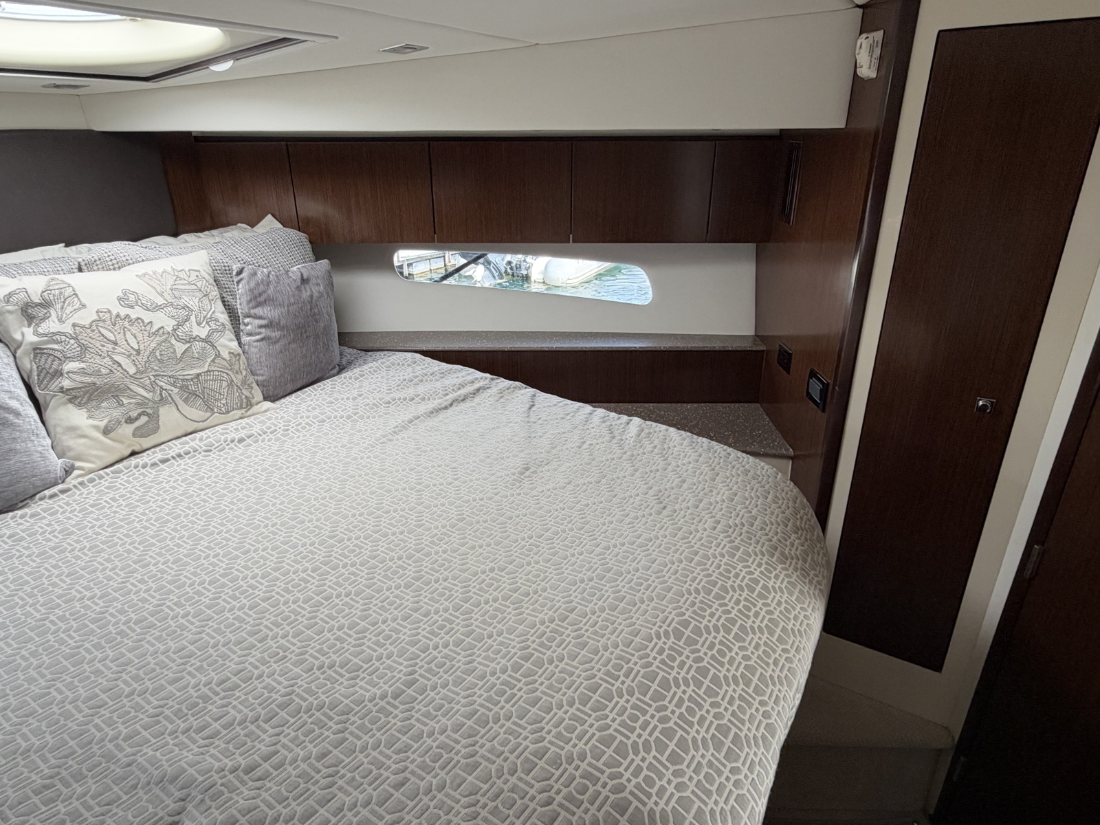 2011 Cruisers Yachts 48 Cantius — Andiamo