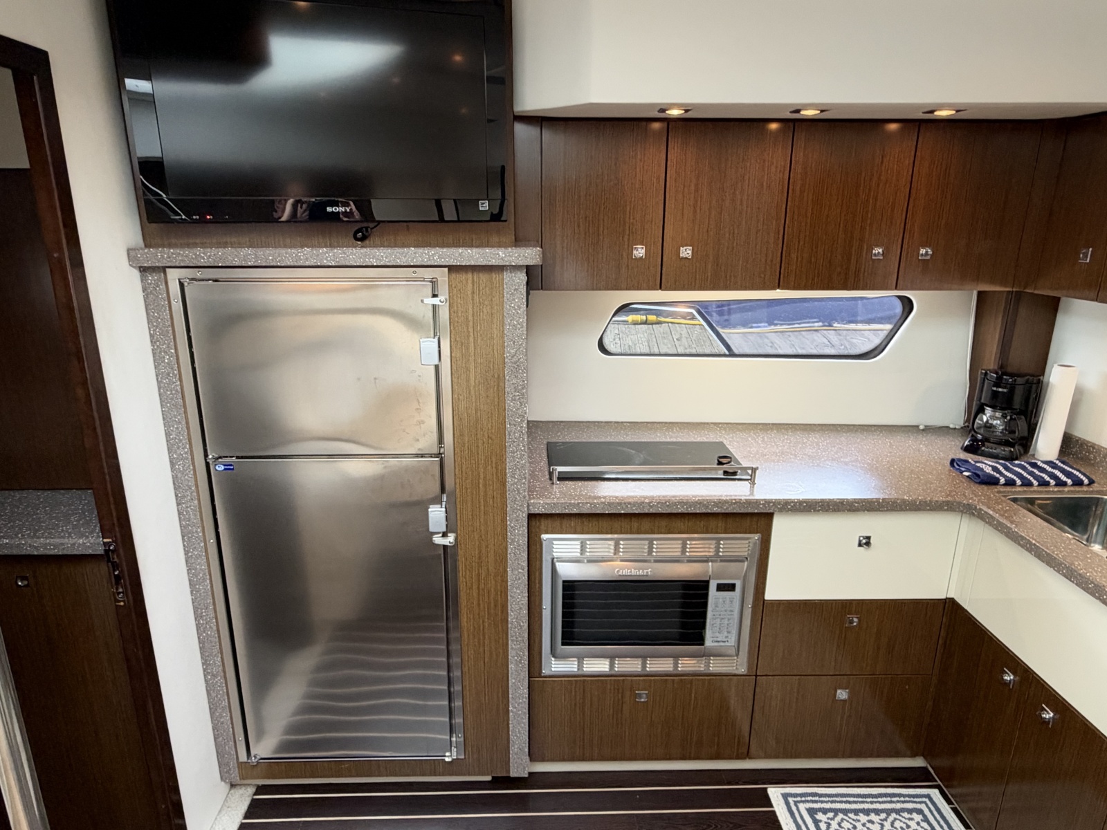 2011 Cruisers Yachts 48 Cantius — Andiamo