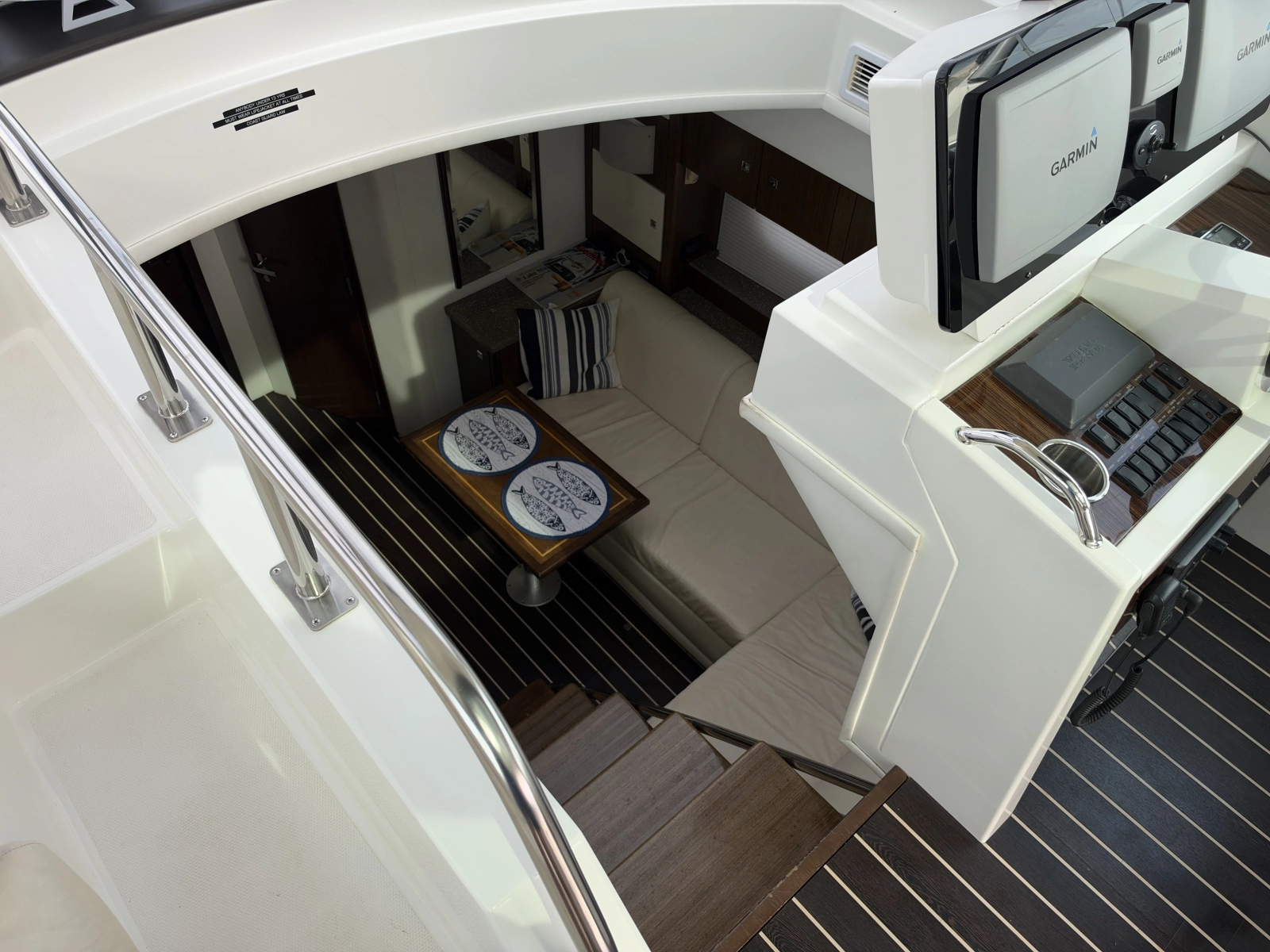 2011 Cruisers Yachts 48 Cantius