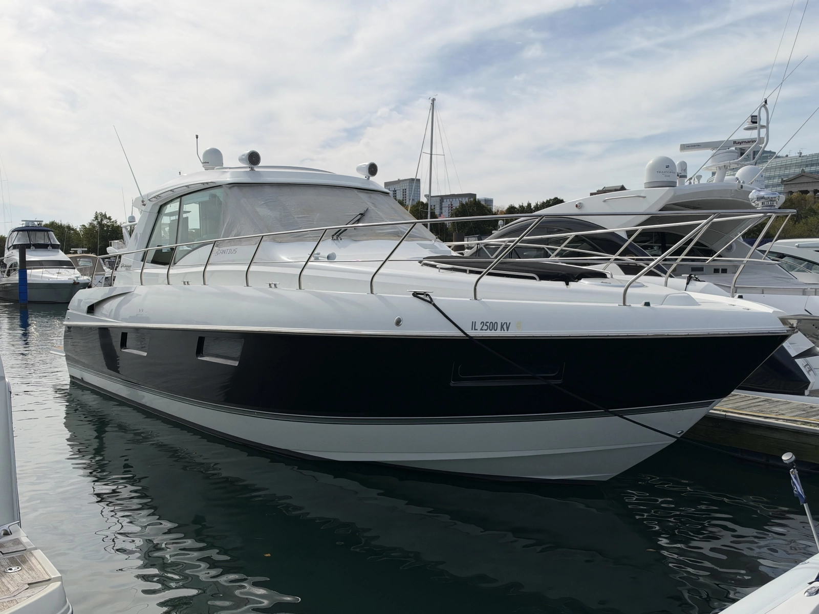 2011 Cruisers Yachts 48 Cantius
