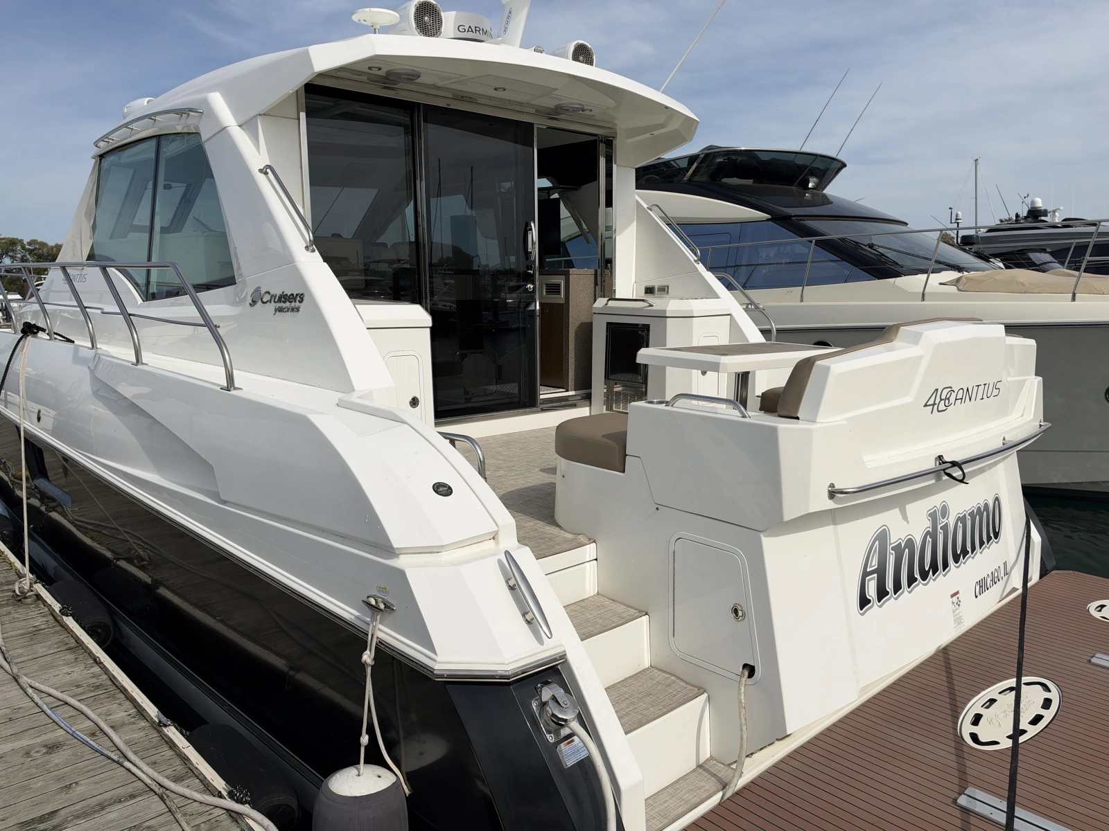 2011 Cruisers Yachts 48 Cantius