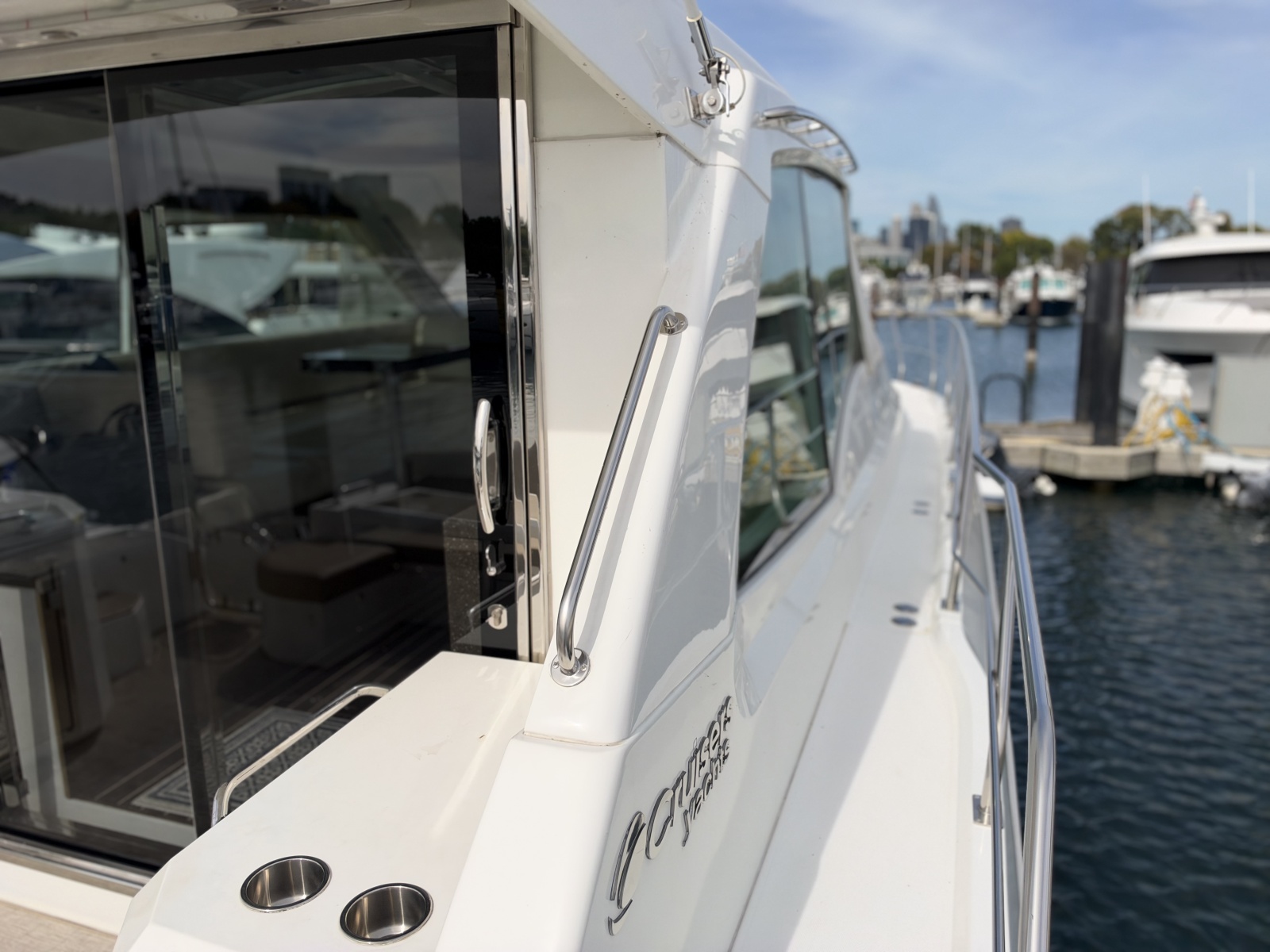 2011 Cruisers Yachts 48 Cantius — Andiamo