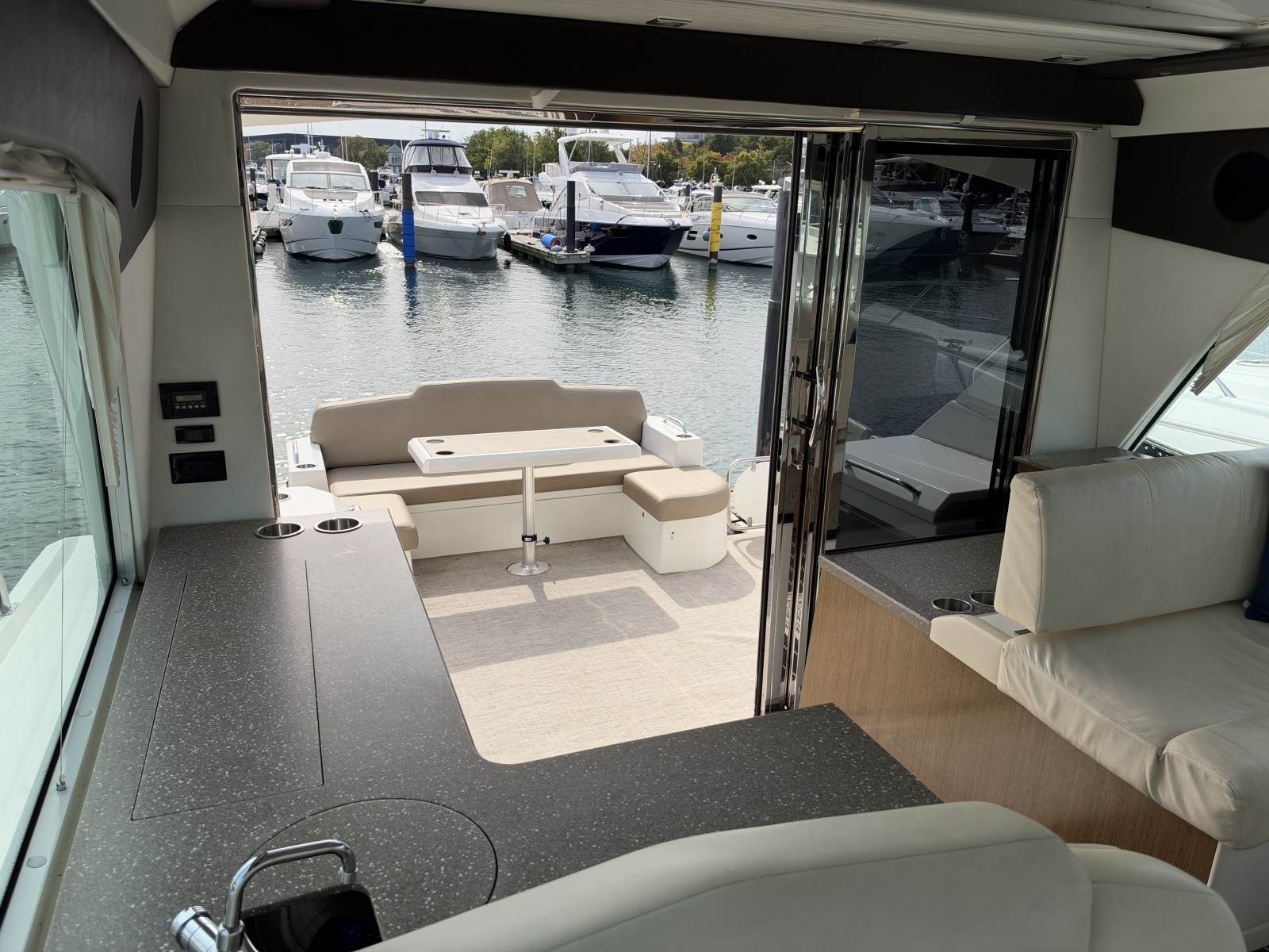 2011 Cruisers Yachts 48 Cantius — Andiamo