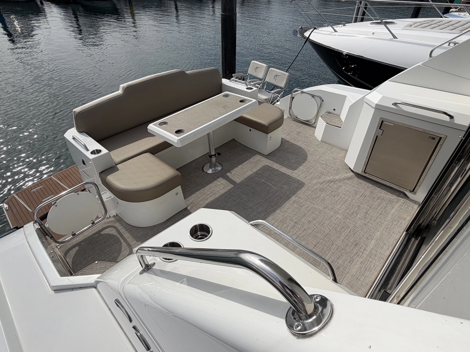 2011 Cruisers Yachts 48 Cantius