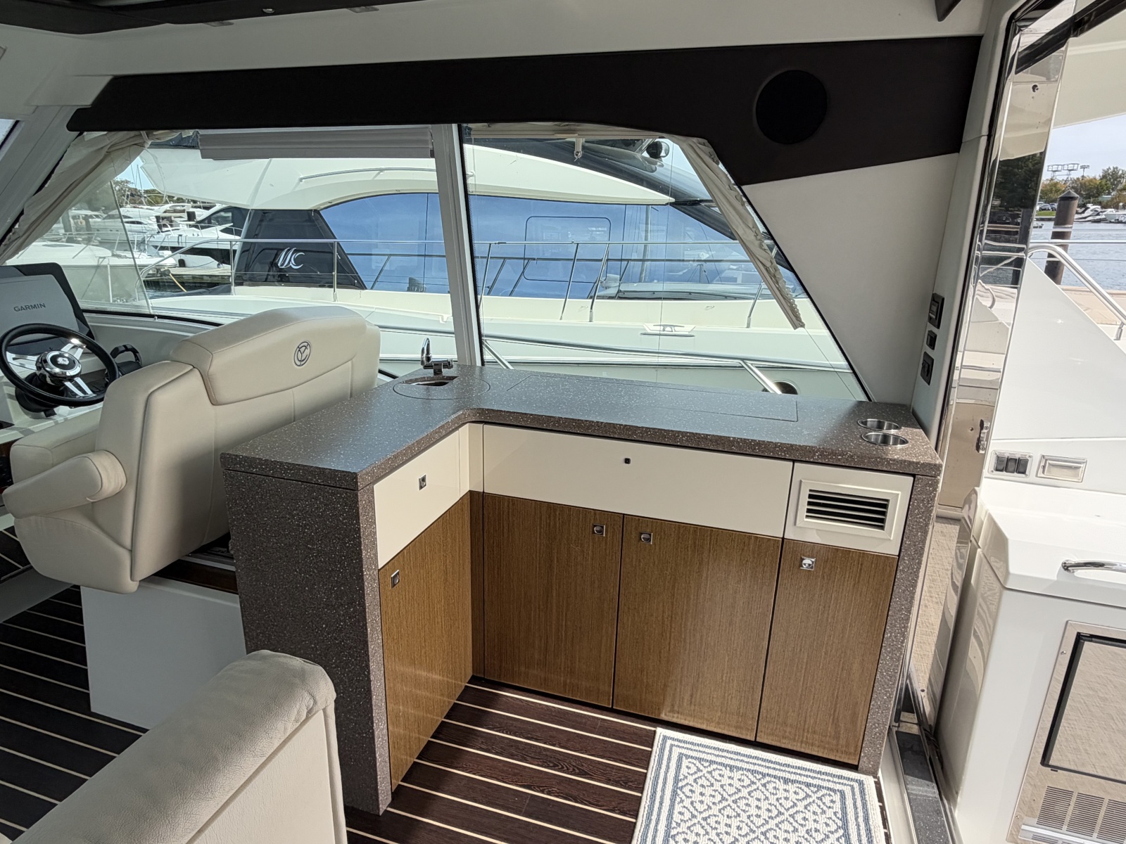2011 Cruisers Yachts 48 Cantius — Andiamo