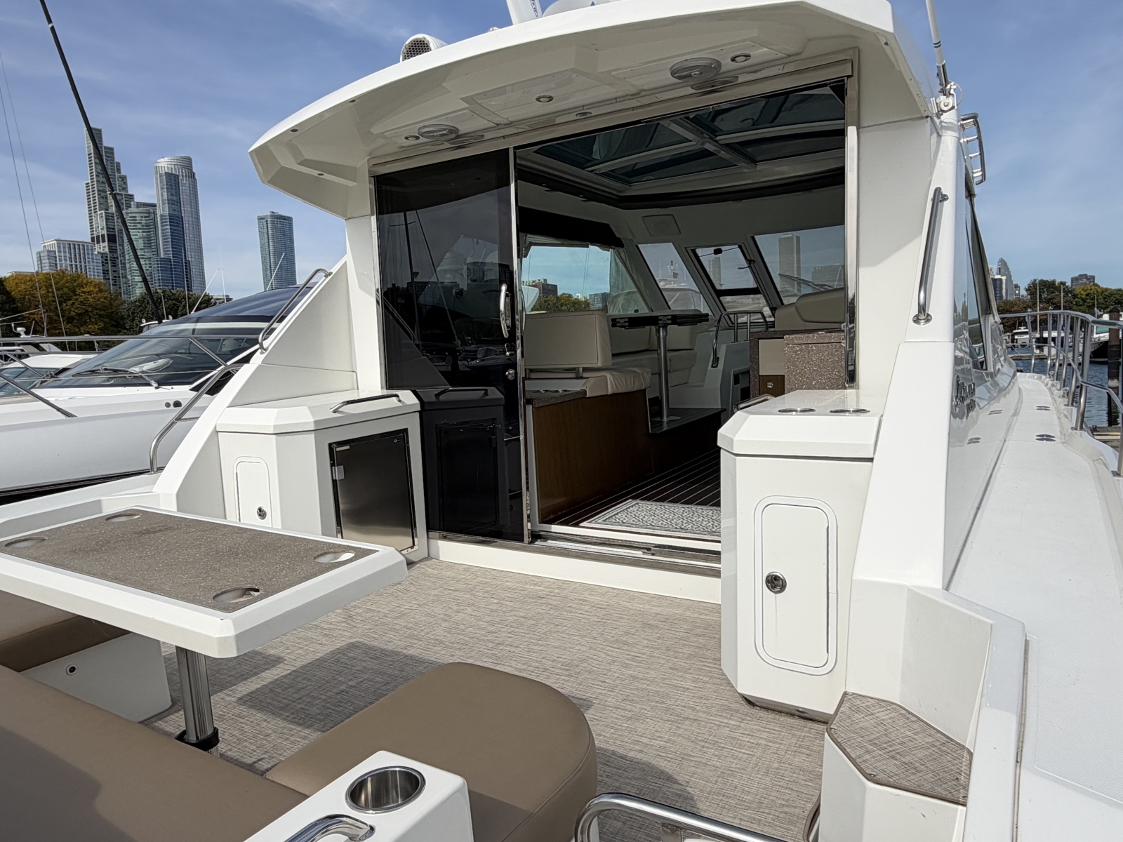 2011 Cruisers Yachts 48 Cantius — Andiamo