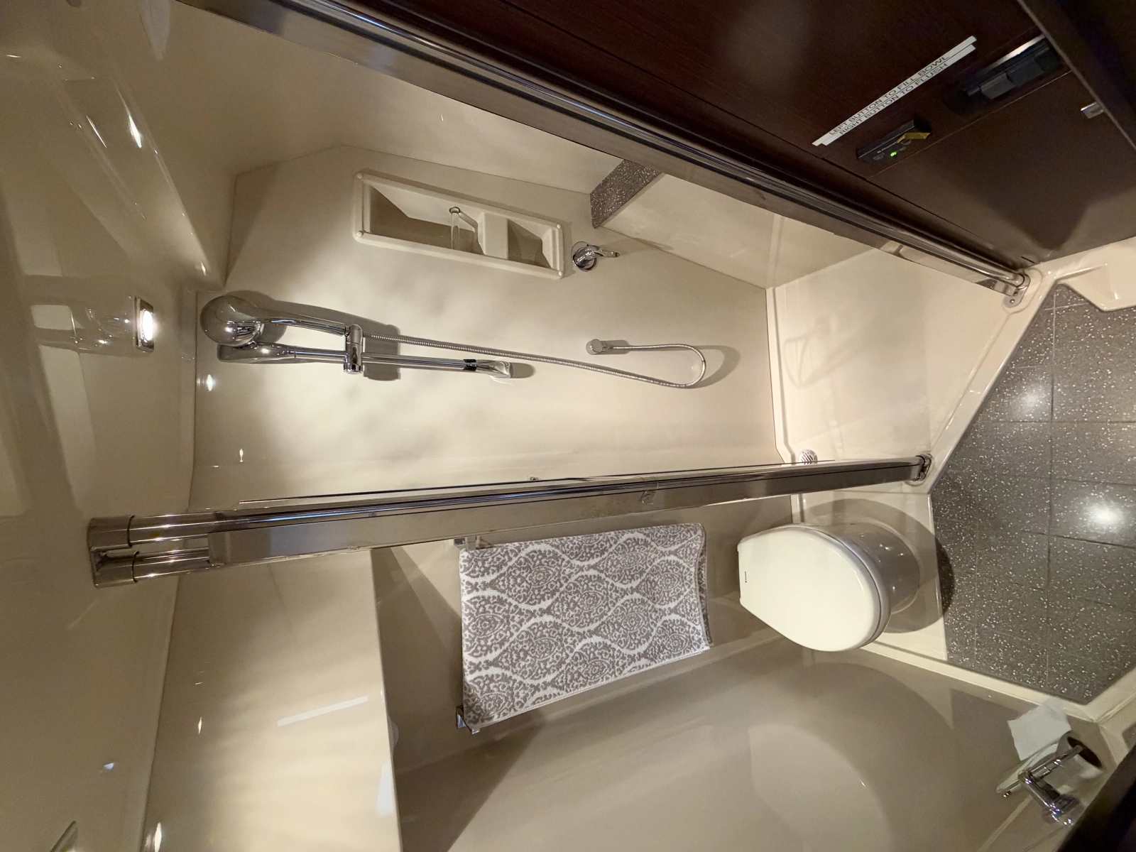 2011 Cruisers Yachts 48 Cantius