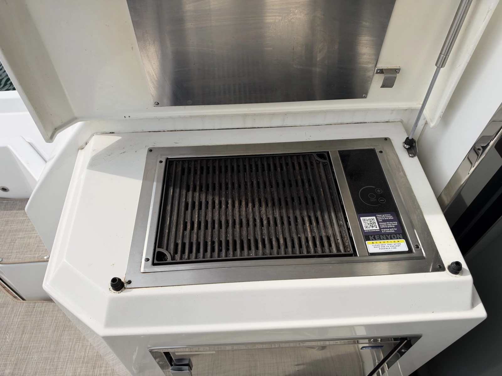 2011 Cruisers Yachts 48 Cantius