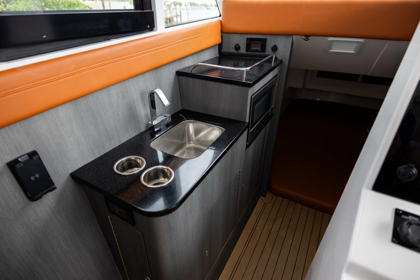 2024 Invincible Pilothouse