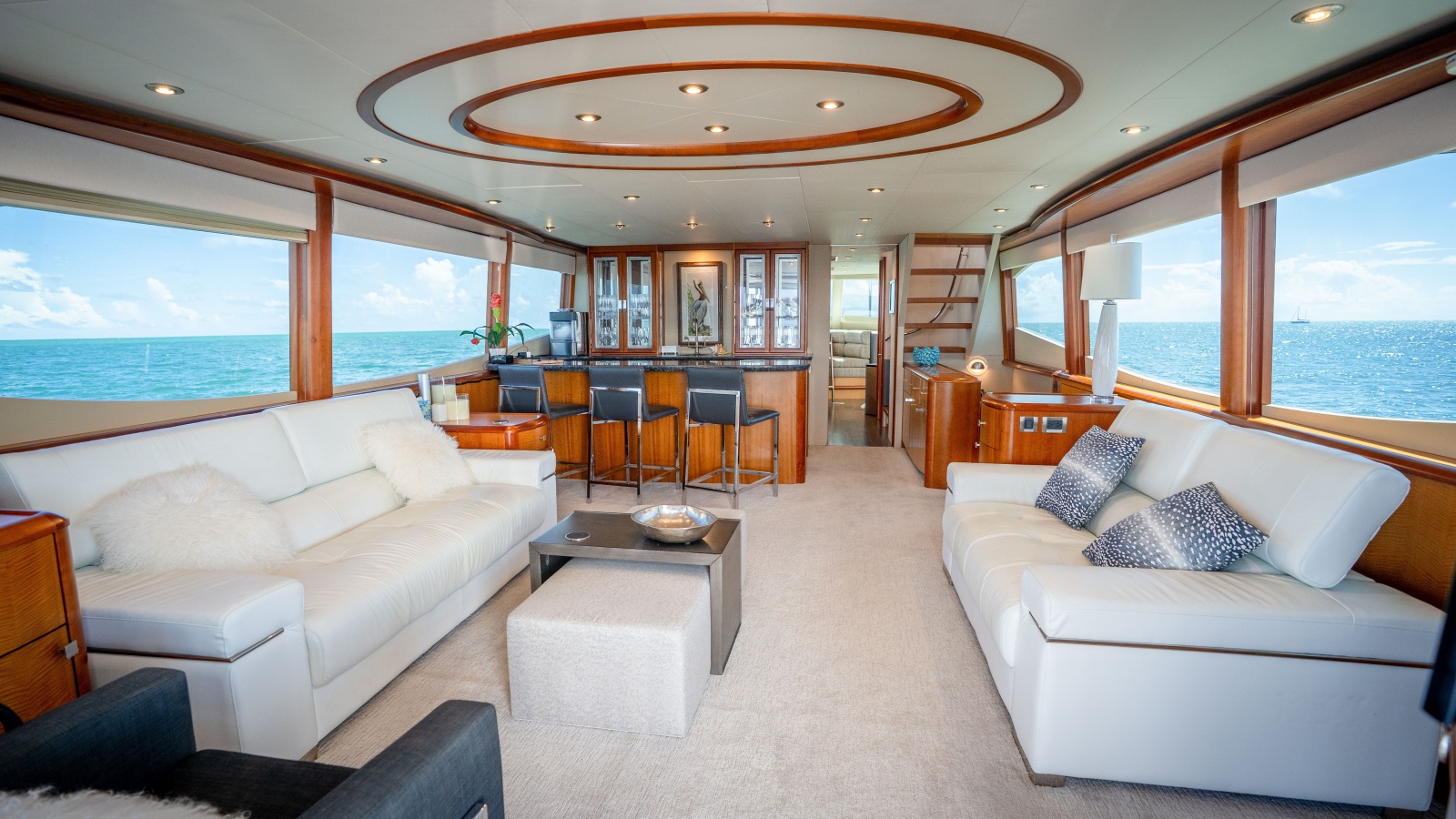 2006 Lazzara Yachts Skylounge — VOYAGER