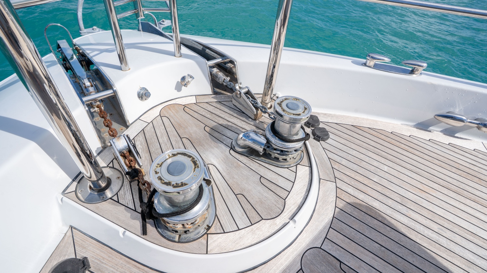 2006 Lazzara Yachts Skylounge — VOYAGER