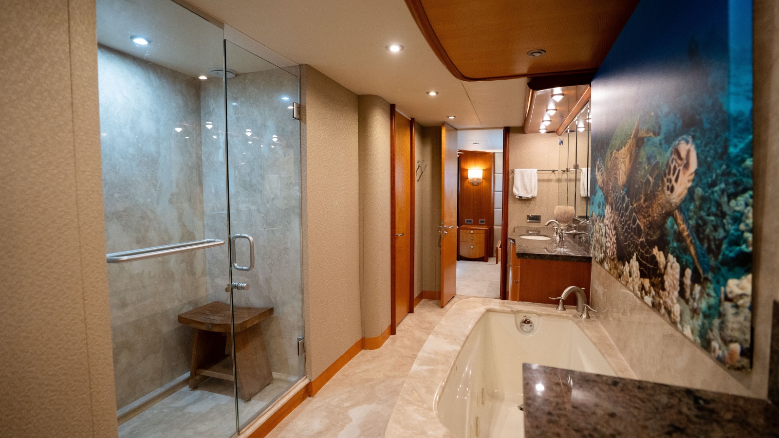 2006 Lazzara Yachts Skylounge — VOYAGER