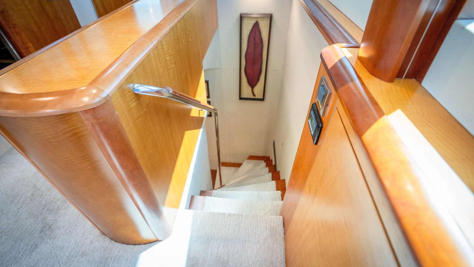 2006 Lazzara Yachts Skylounge